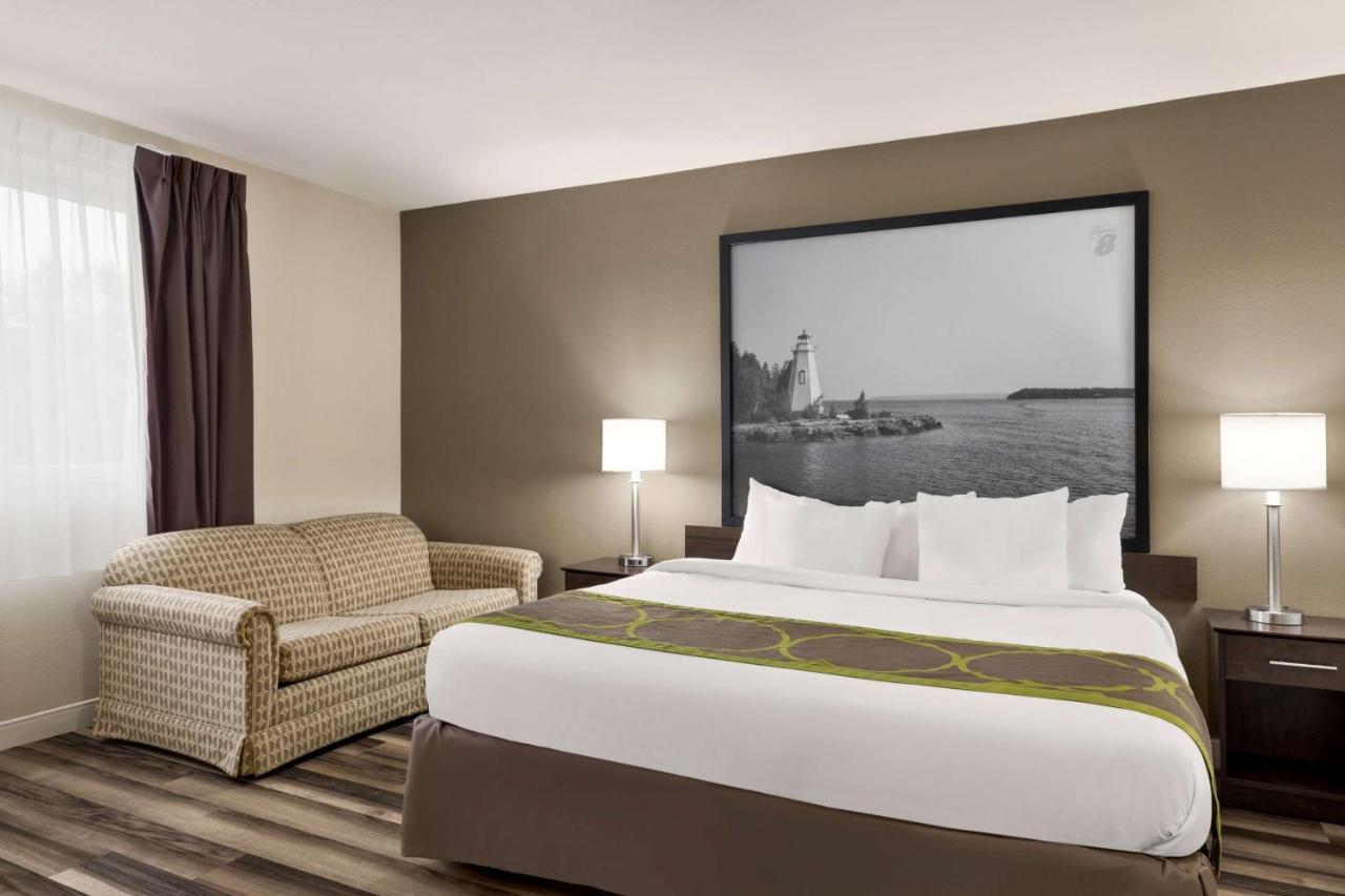 Готель Super 8 By Wyndham Sarnia On Екстер'єр фото